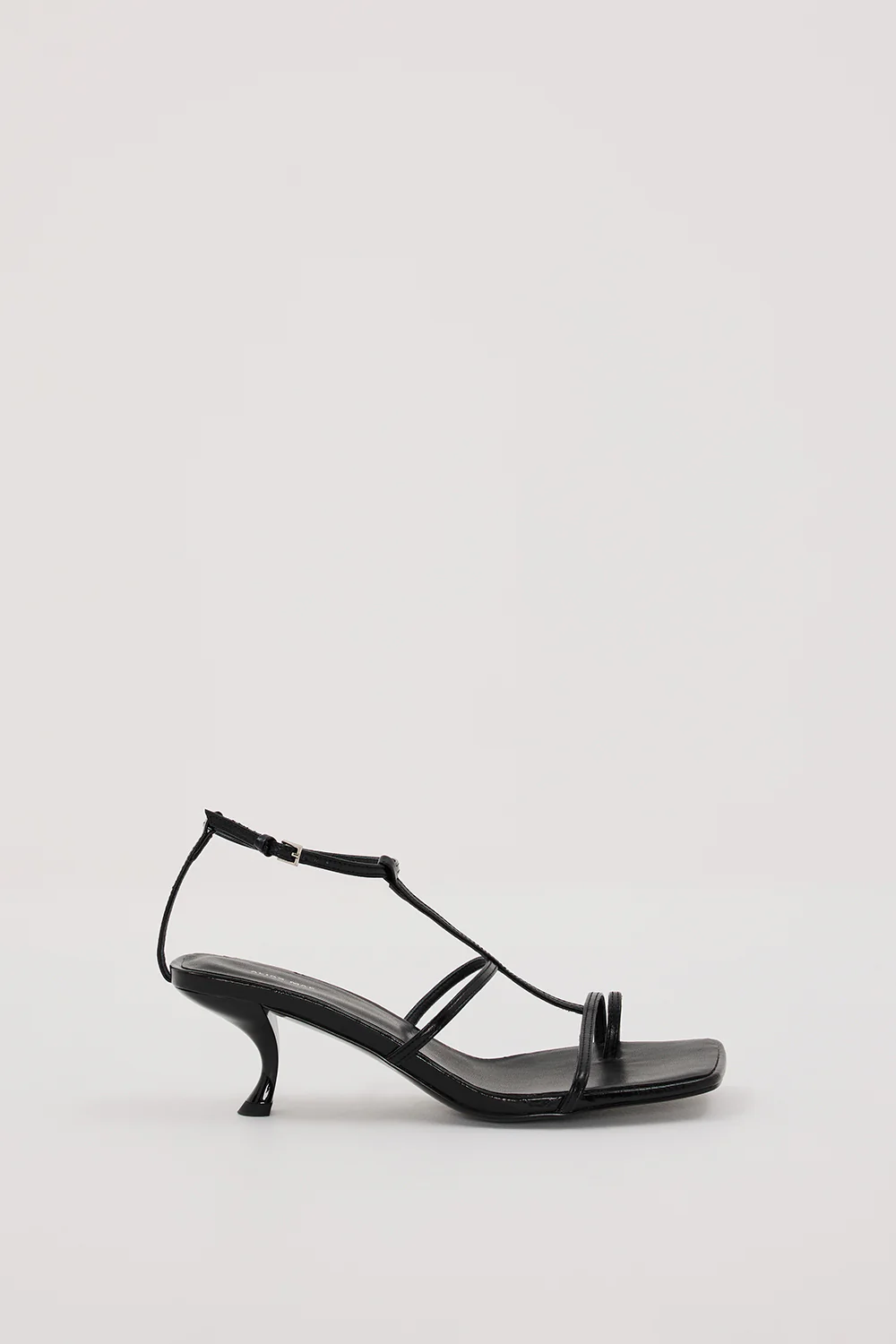 ALIAS MAE ARABELLA BLACK HEEL