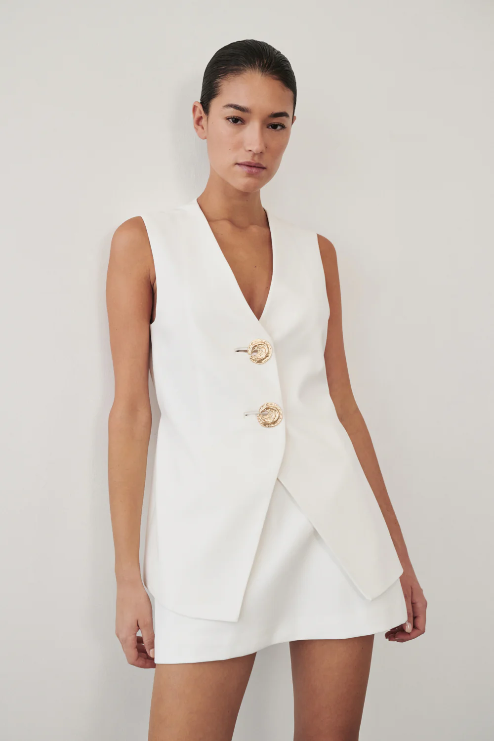 AMERY WHITE SLEEVELESS GOLD BUTTON VEST - Image 2