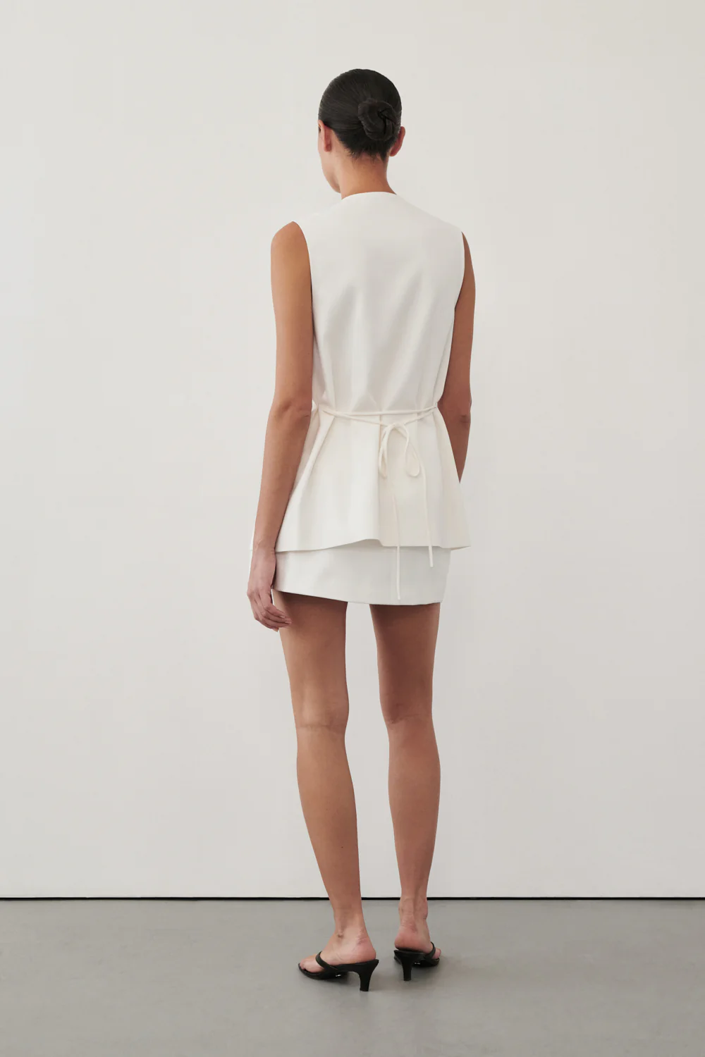 AMERY WHITE SLEEVELESS GOLD BUTTON VEST - Image 3