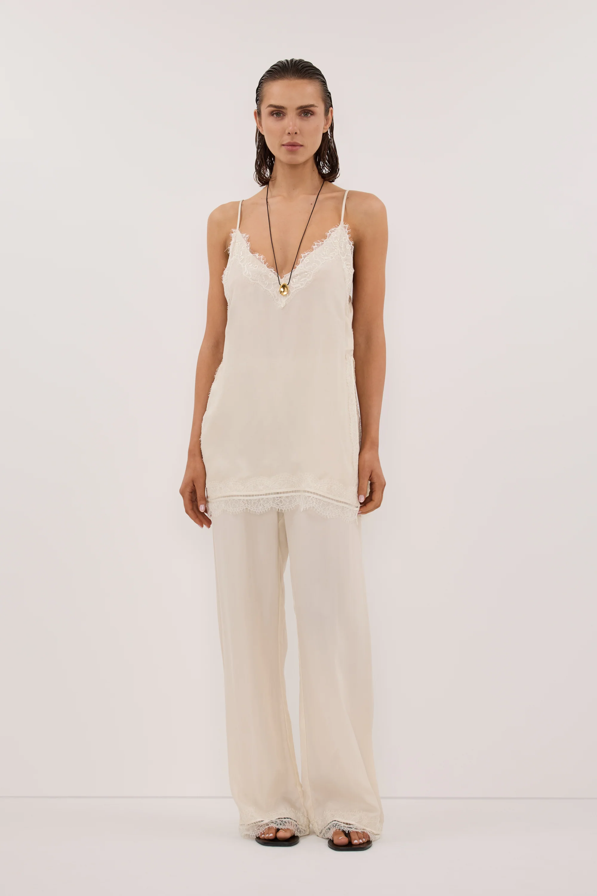 ANDREA SANDSTONE SLEEVELESS LACE CAMI TOP