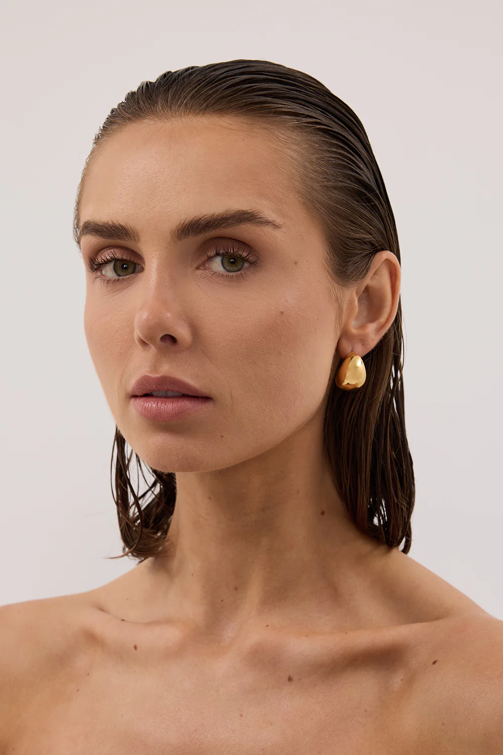 ANNA ROSSI POOLSIDE GOLD HOOP - Image 2