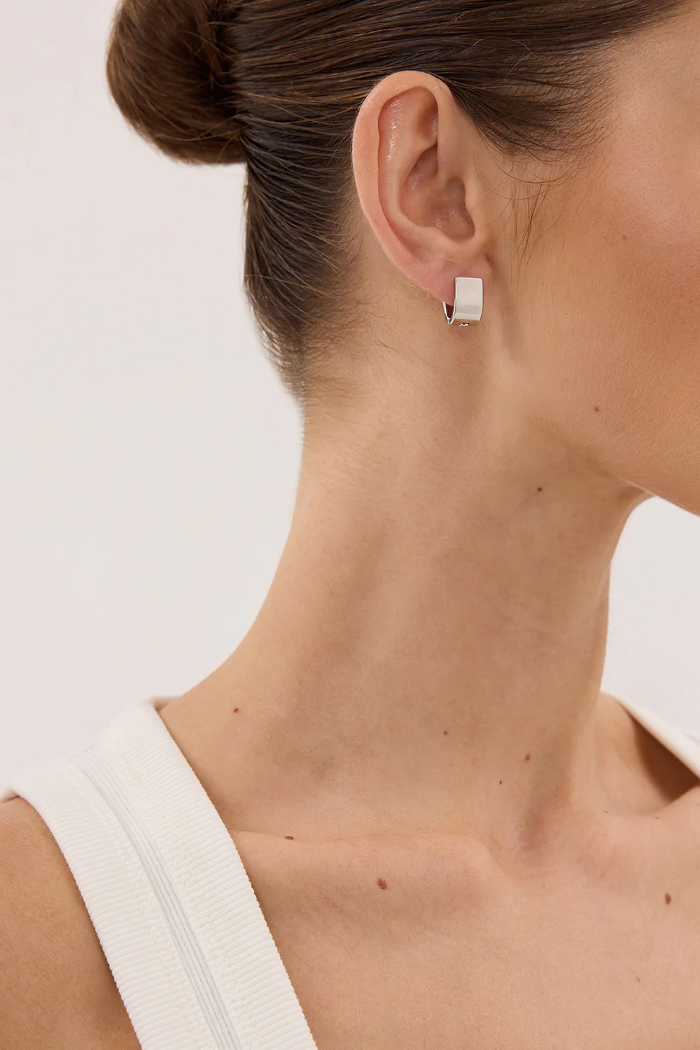 ANNA ROSSI WRAP HUGGIE RHODIUM SILVER - Image 3