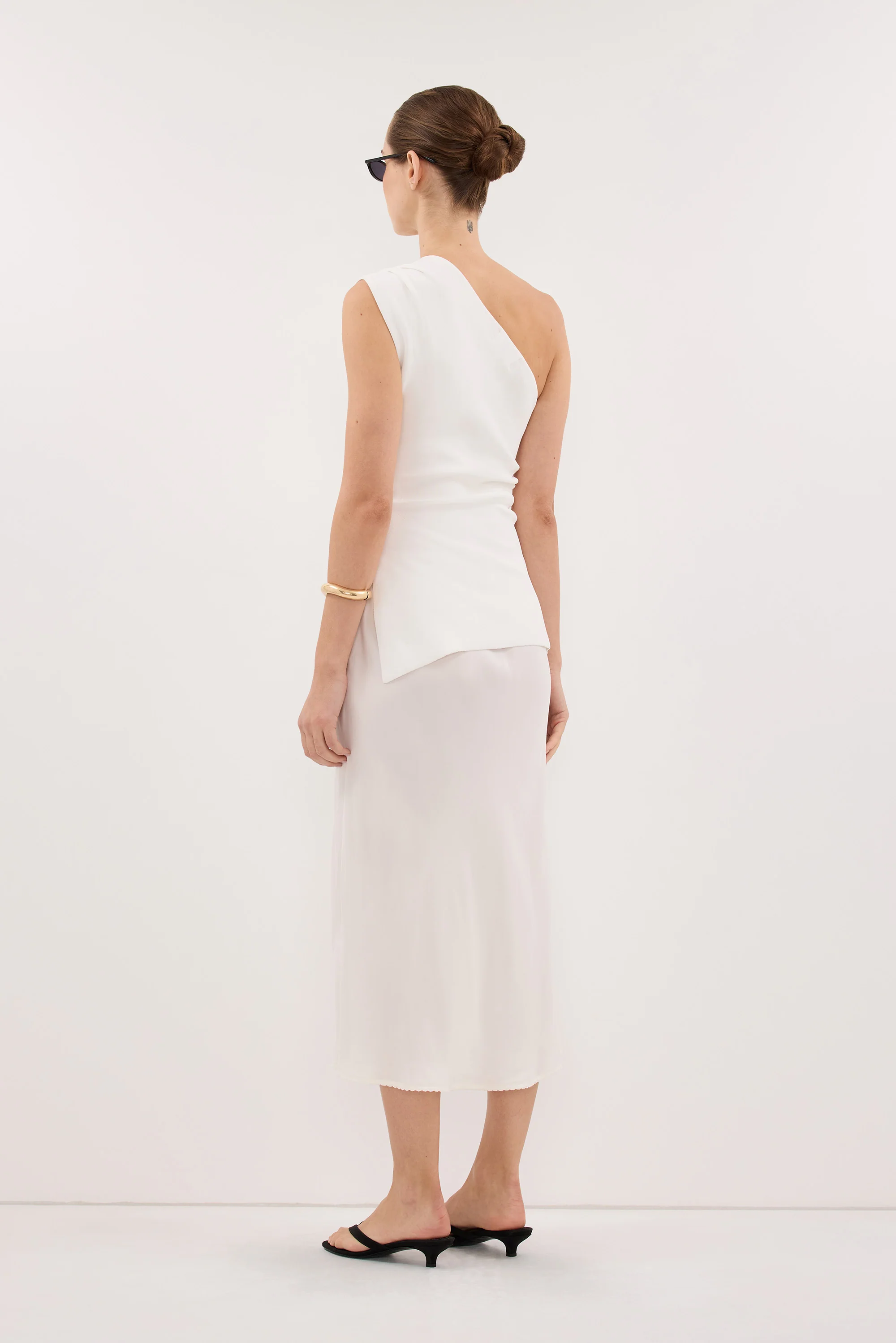 BRYNN OFF WHITE ONE SHOULDER KNIT TOP - Image 4