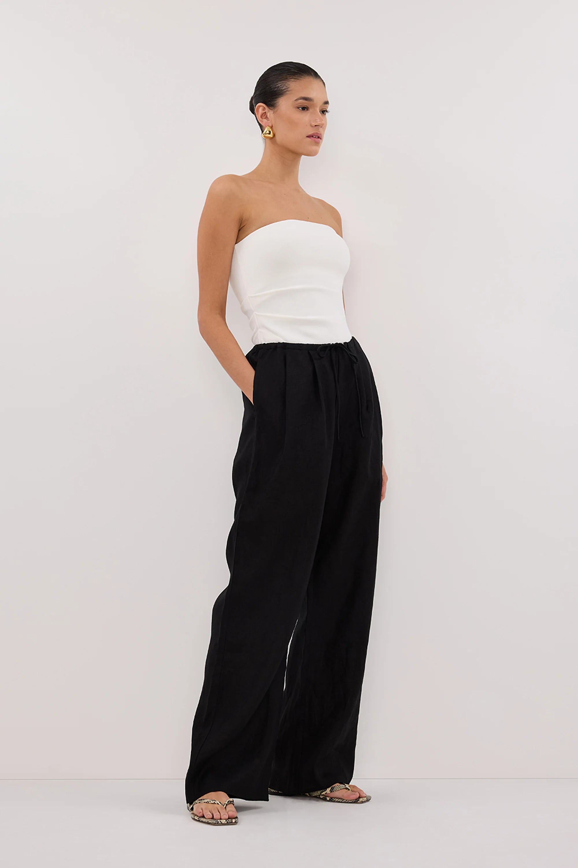CARLA BLACK DRAWSTRING LINEN PANT - Image 3