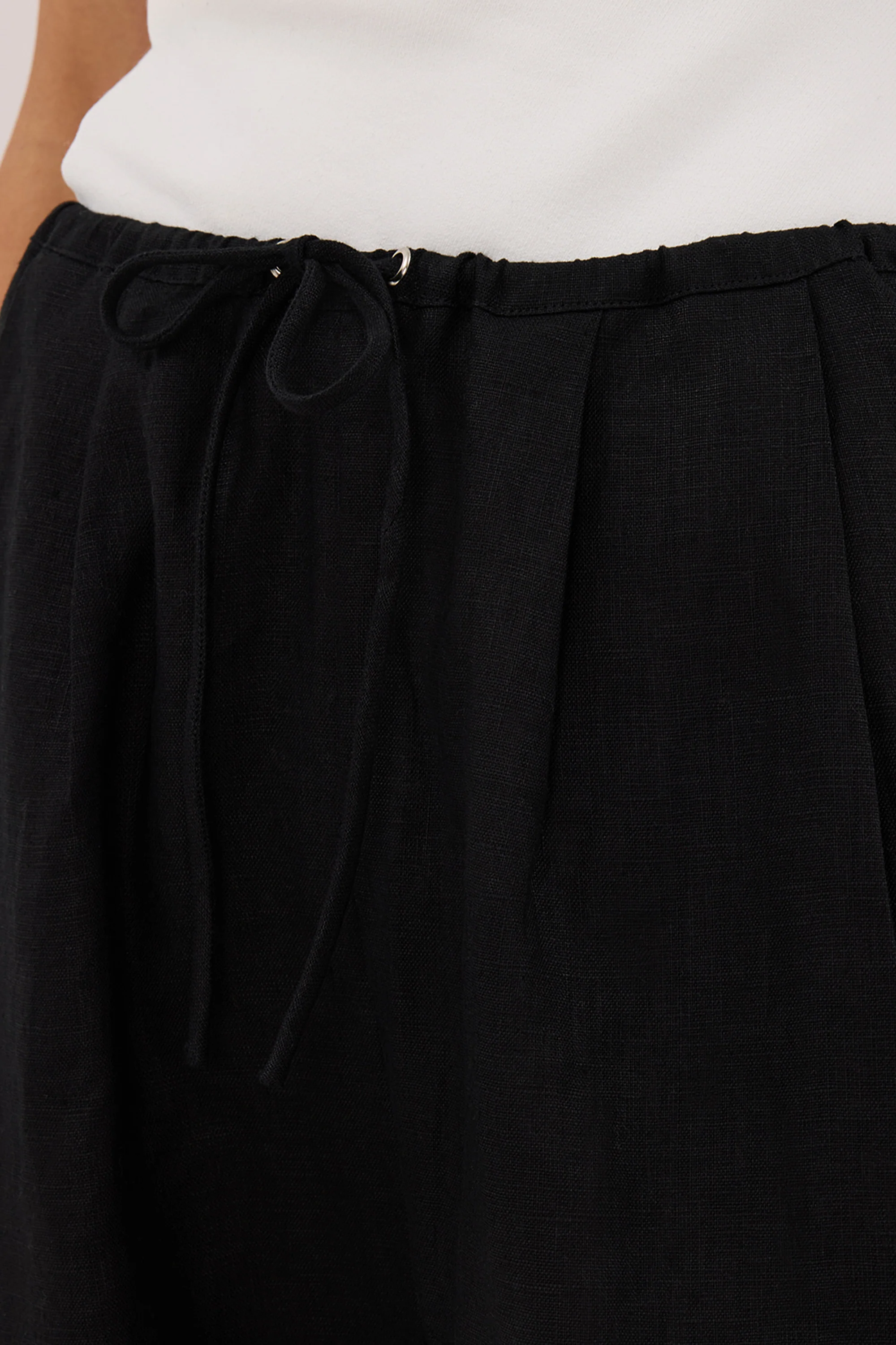 CARLA BLACK DRAWSTRING LINEN PANT - Image 5