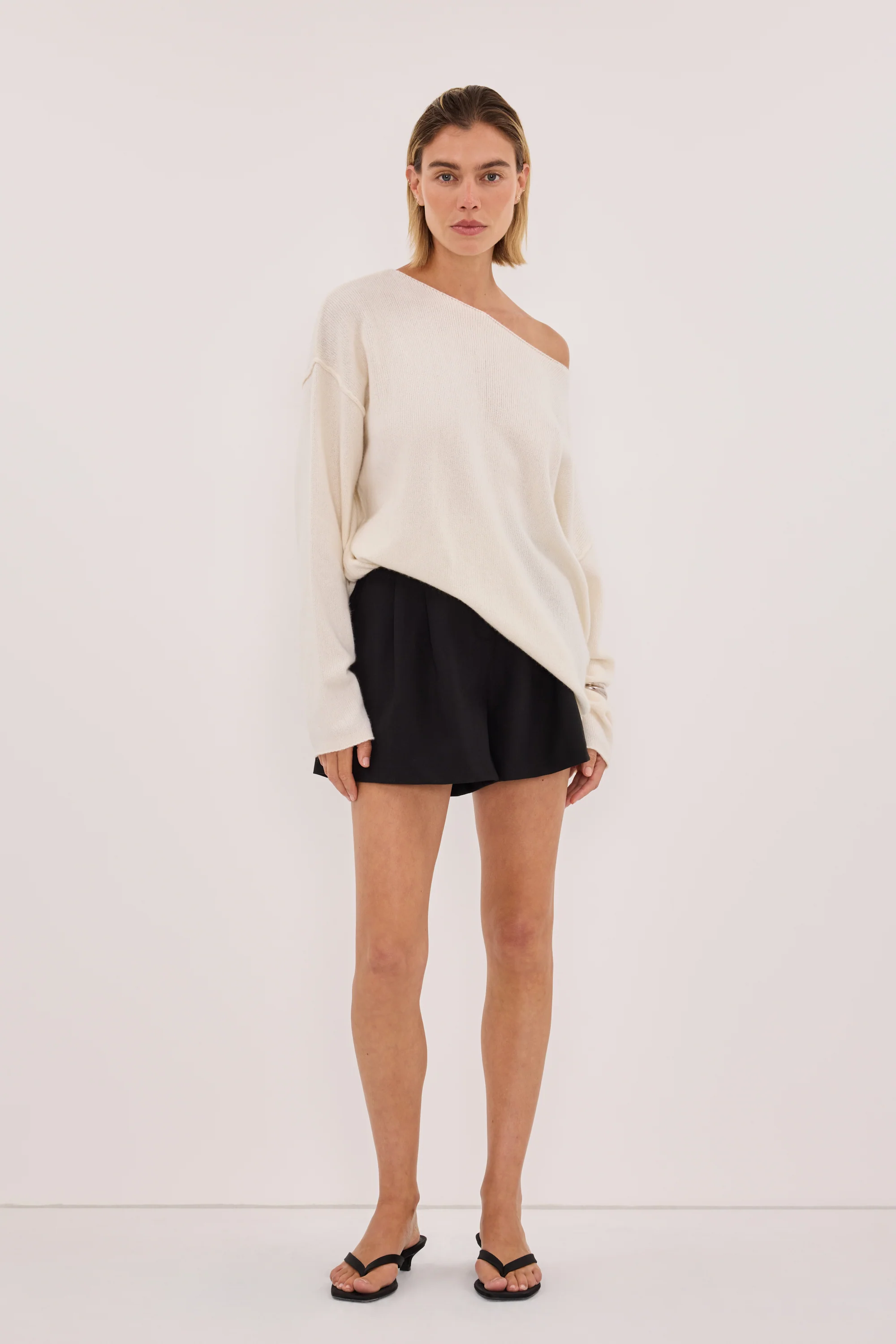CYRUS BLACK TAILORED SHORT