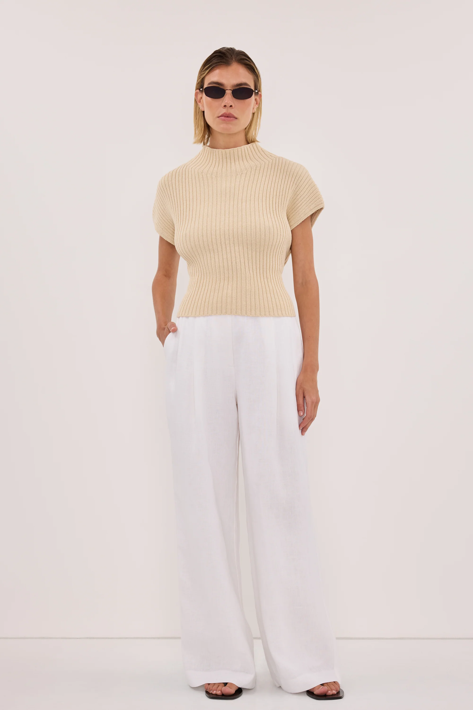 DELLA NATURAL KNIT TOP