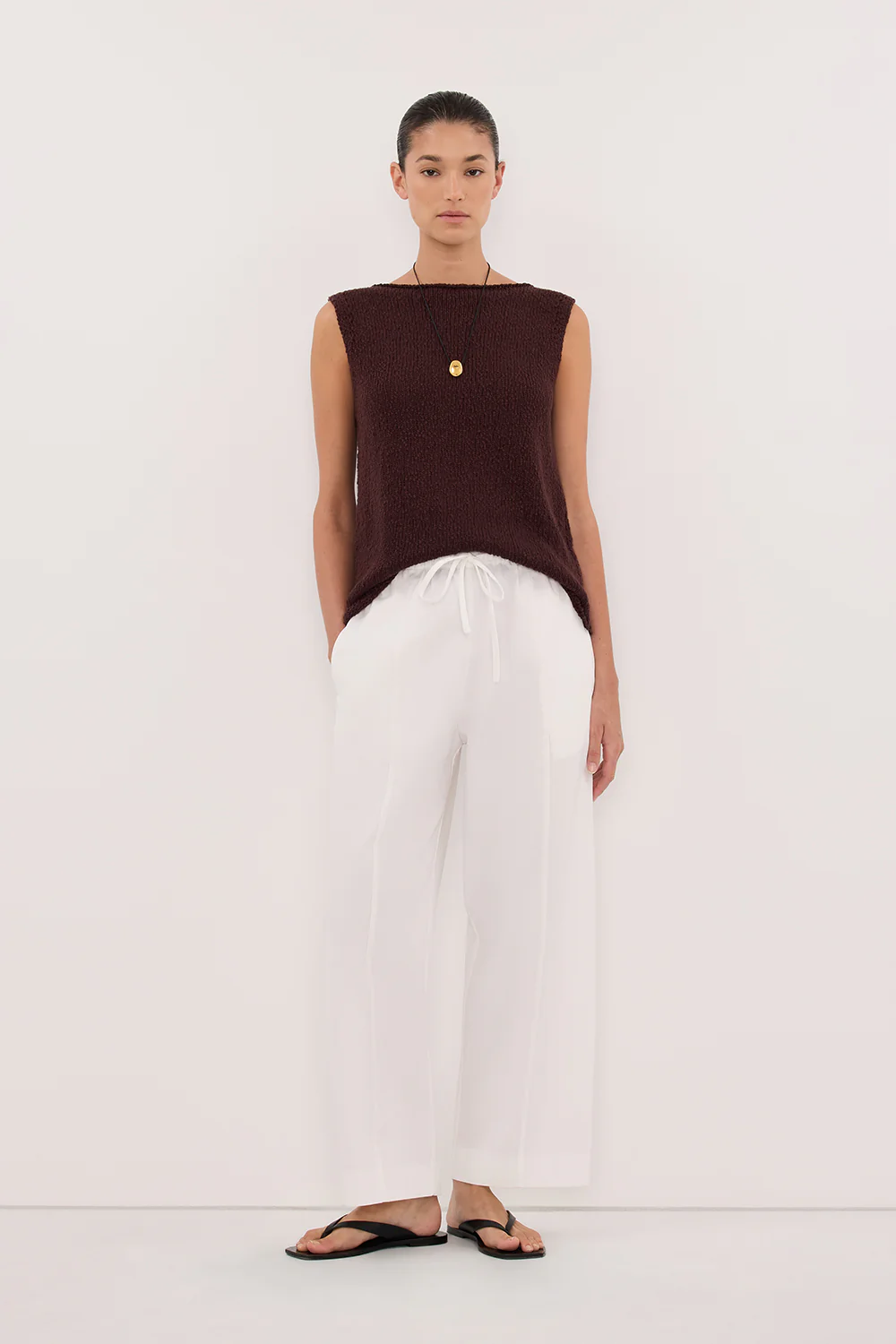 DINA CHOC SLEEVELESS KNIT TOP