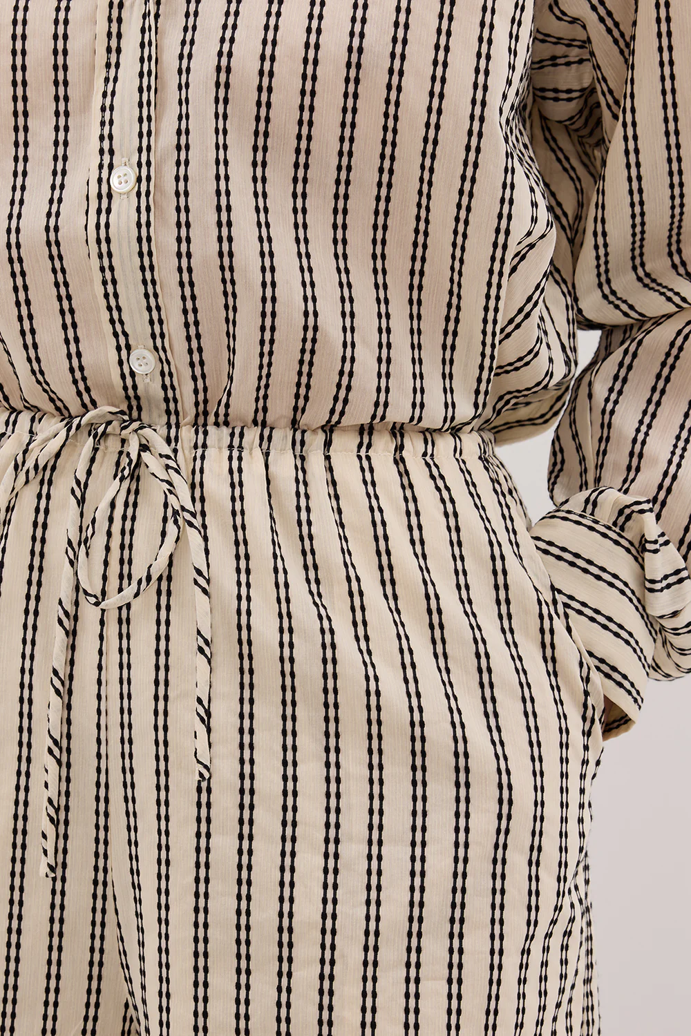 ELLIE CREAM STRIPE DRAWSTRING SHORTS - Image 5