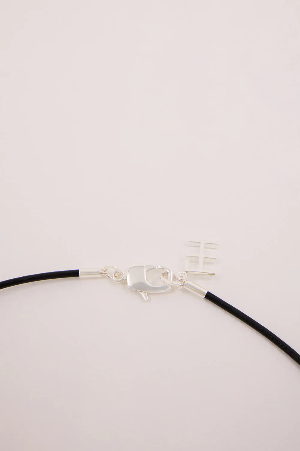 F+H SILVER HAMMERED BALL CHOKER - Image 6