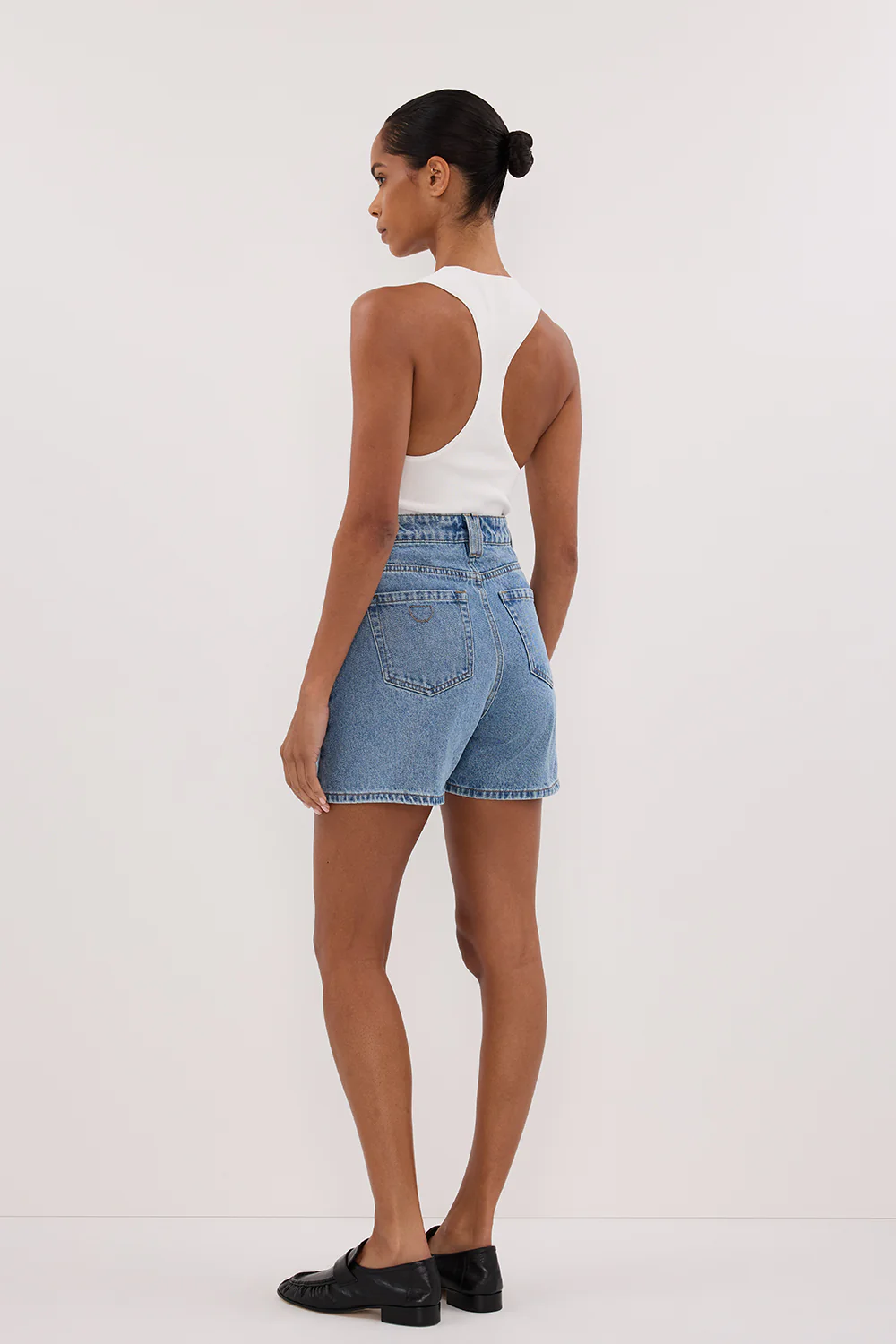 FINN MEDIUM BLUE DENIM SHORT - Image 4