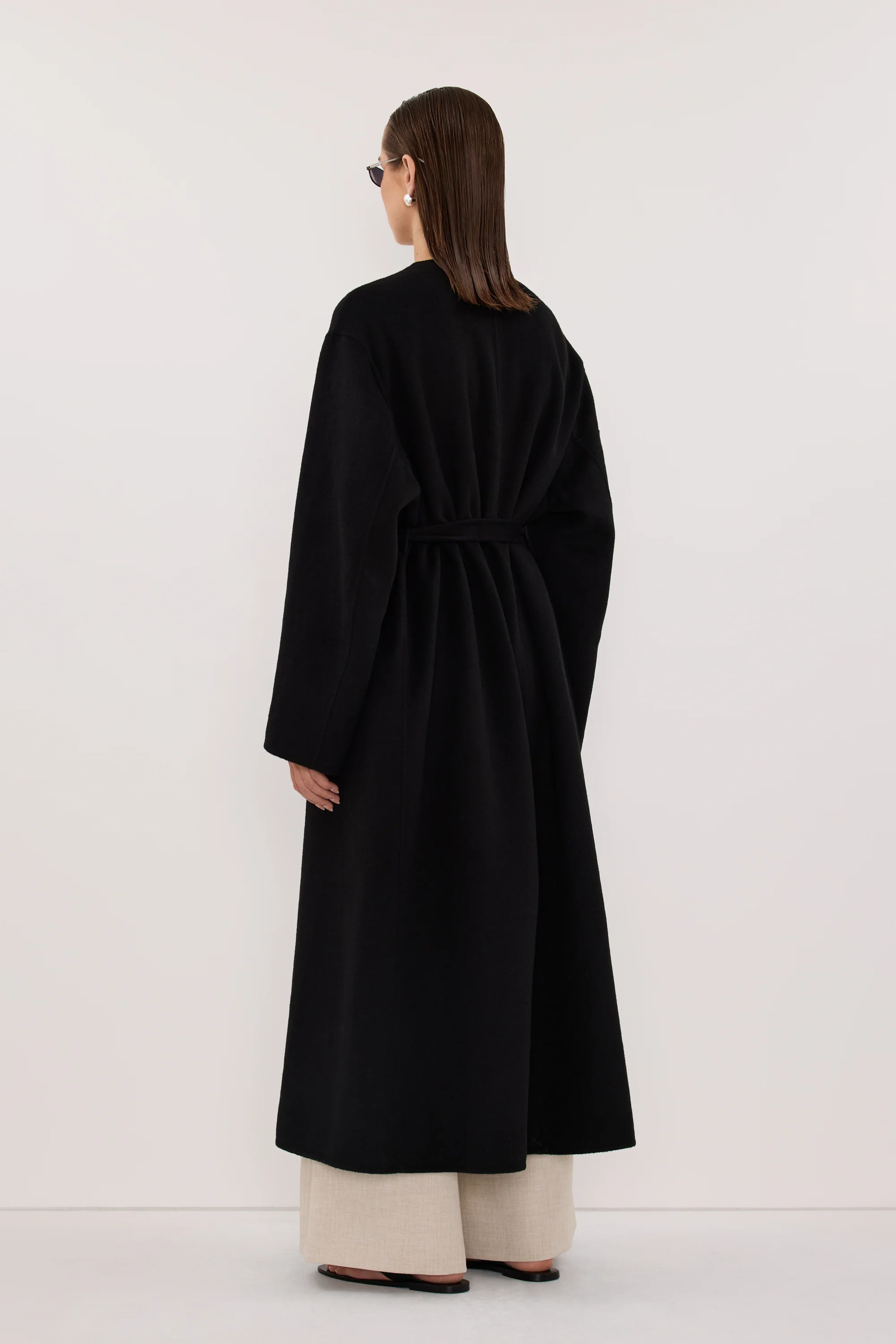 GRETA BLACK COLLARLESS COAT - Image 4