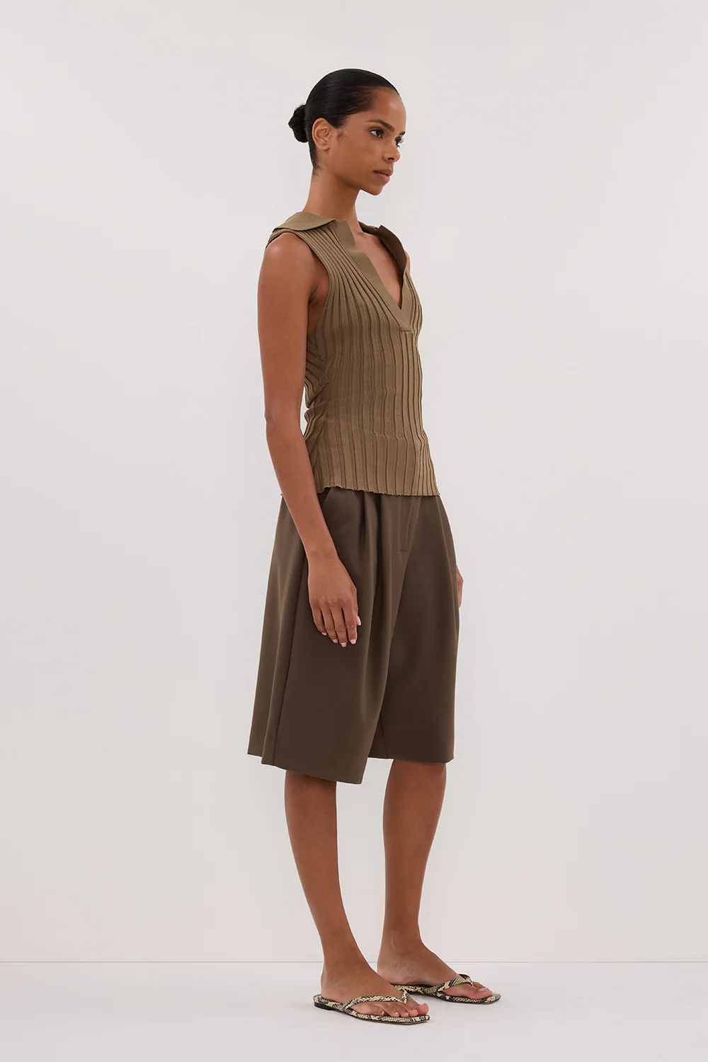 HAL OLIVE SLEEVELESS KNIT TOP - Image 3