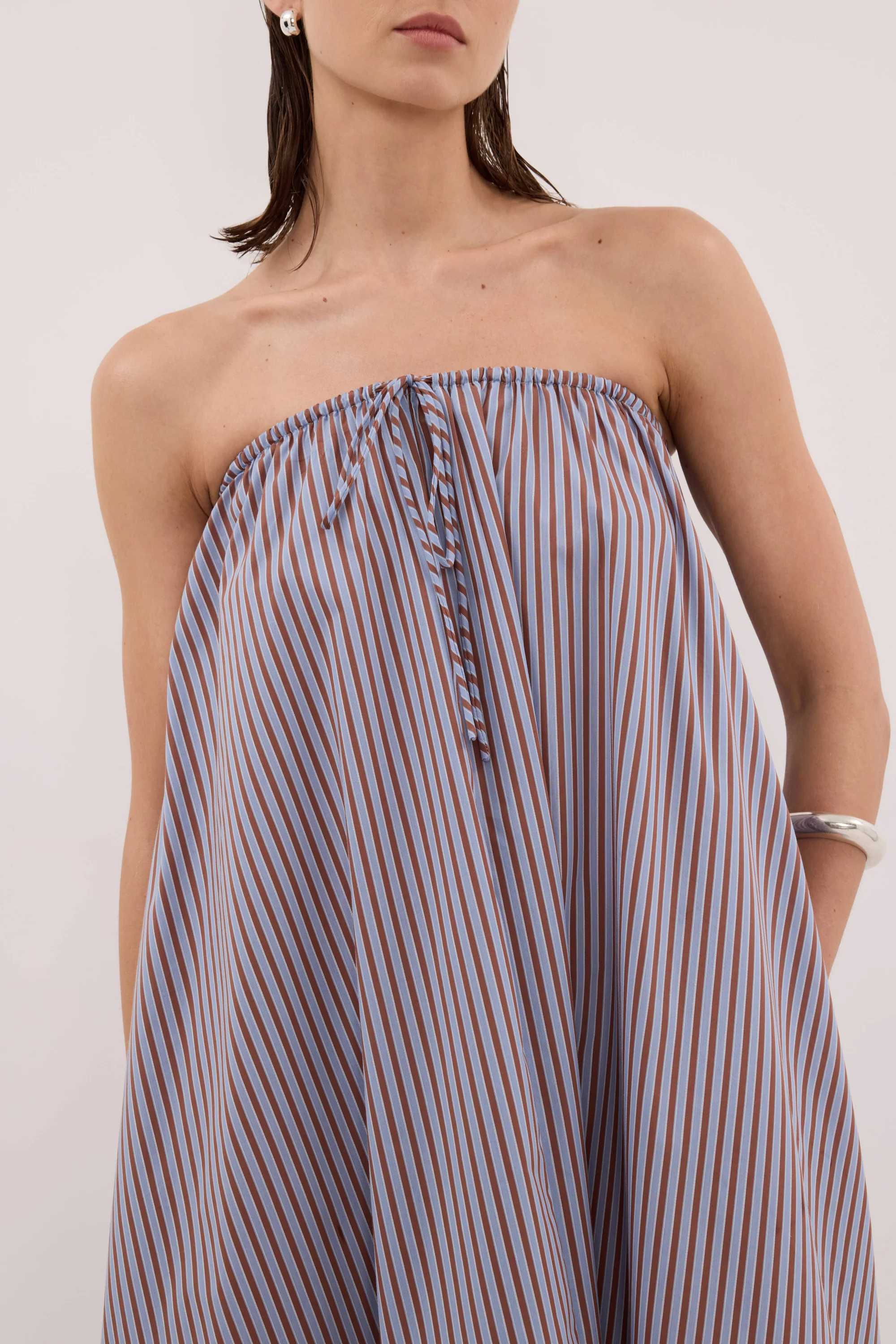 HARRI STRIPE STRAPLESS MIDI DRESS - Image 5