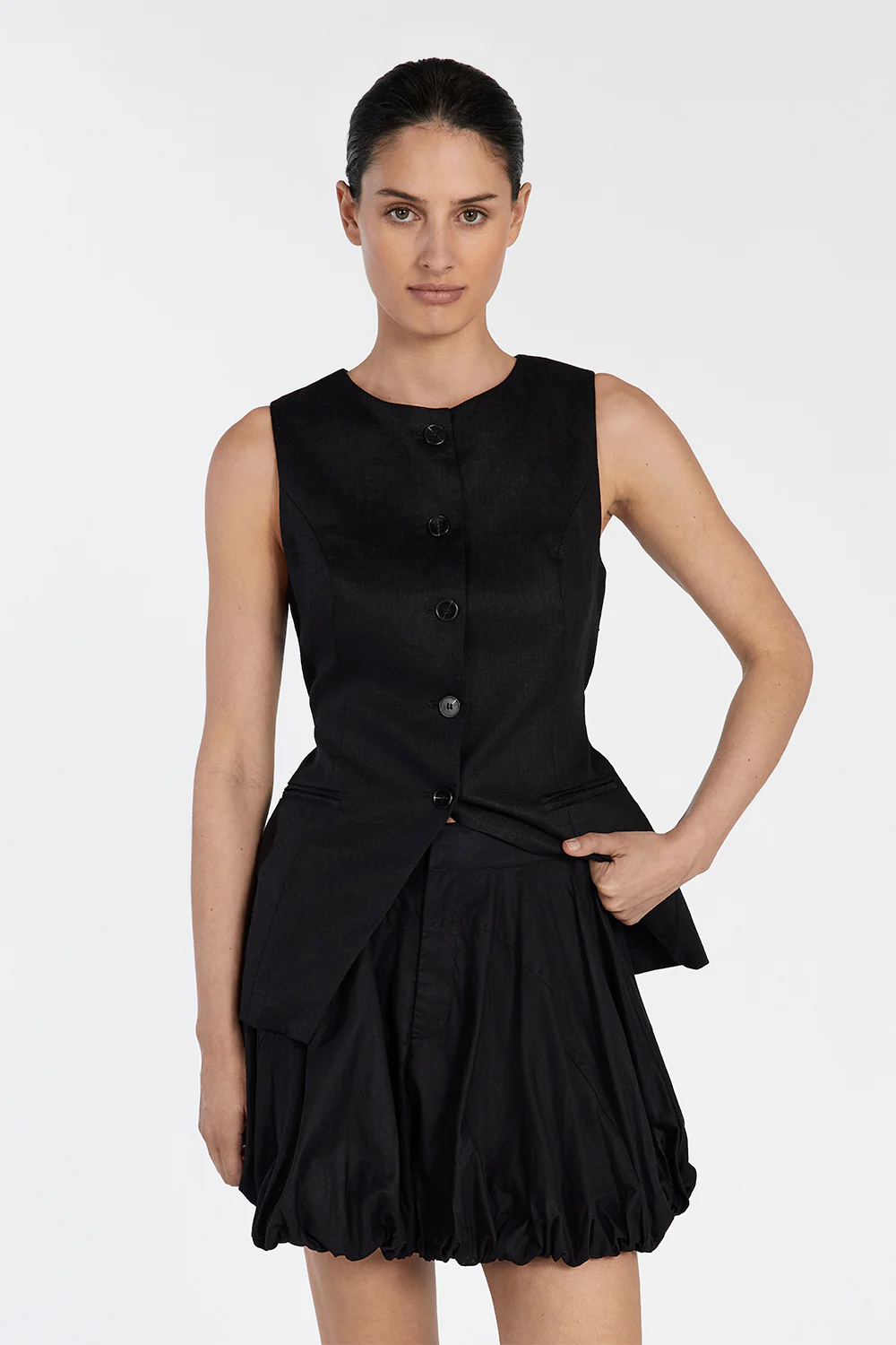 MARIA BLACK LINEN MINI SKIRT - Image 2