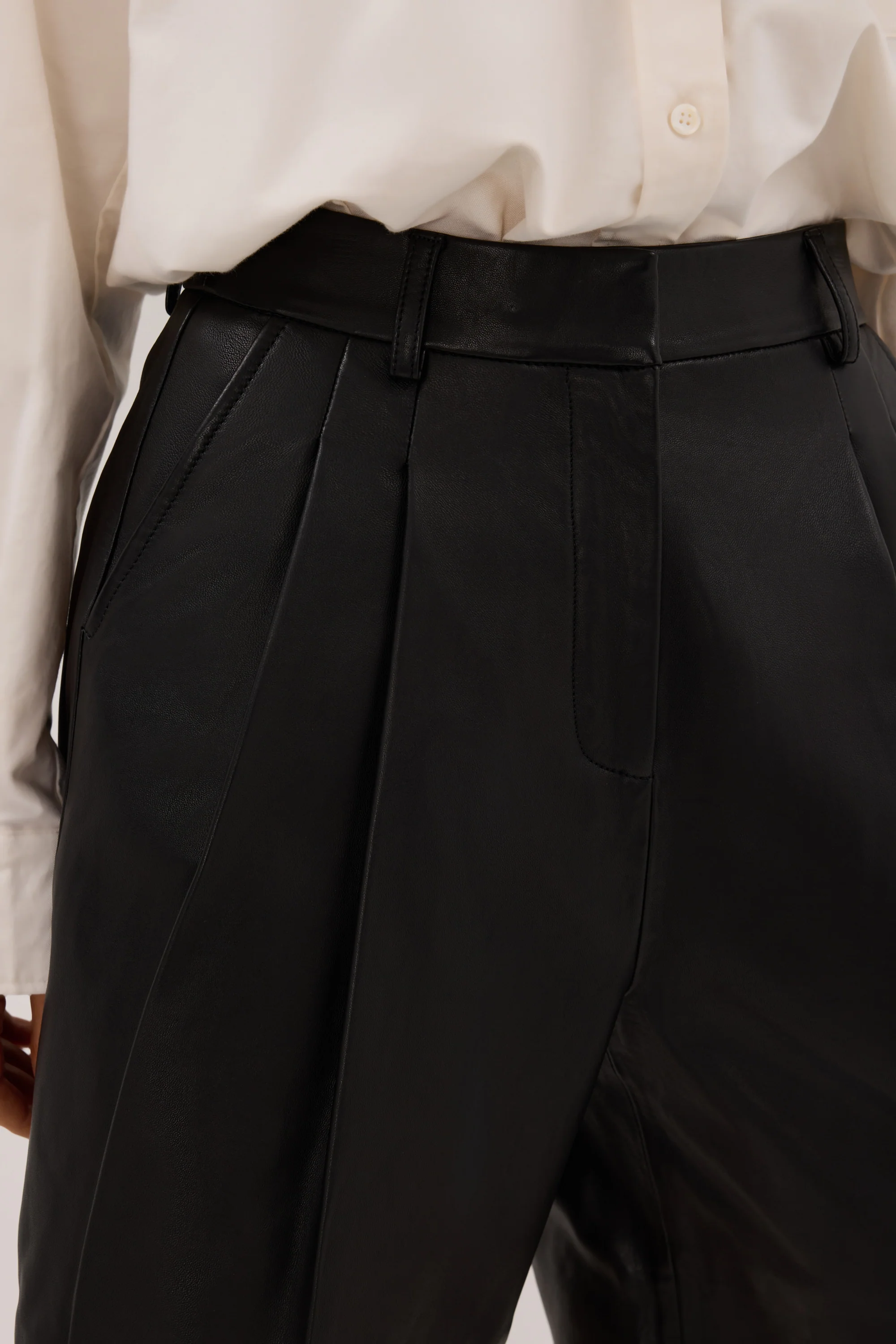 MAYFAIR BLACK LEATHER BERMUDA SHORT - Image 5