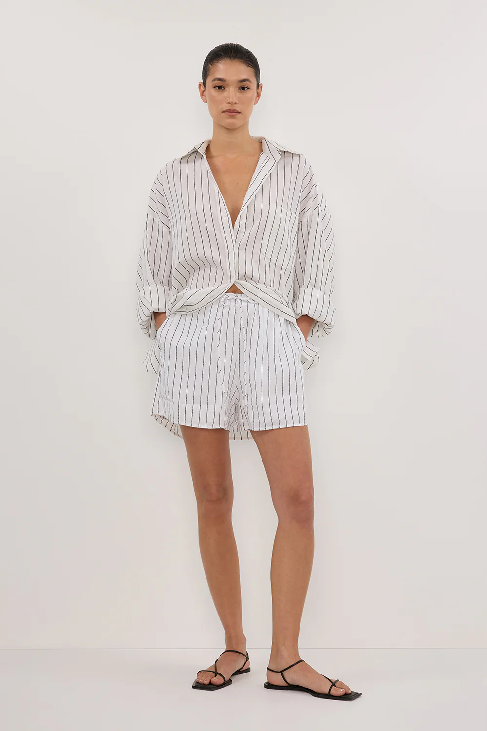OLLIE WHITE STRIPE SHORT
