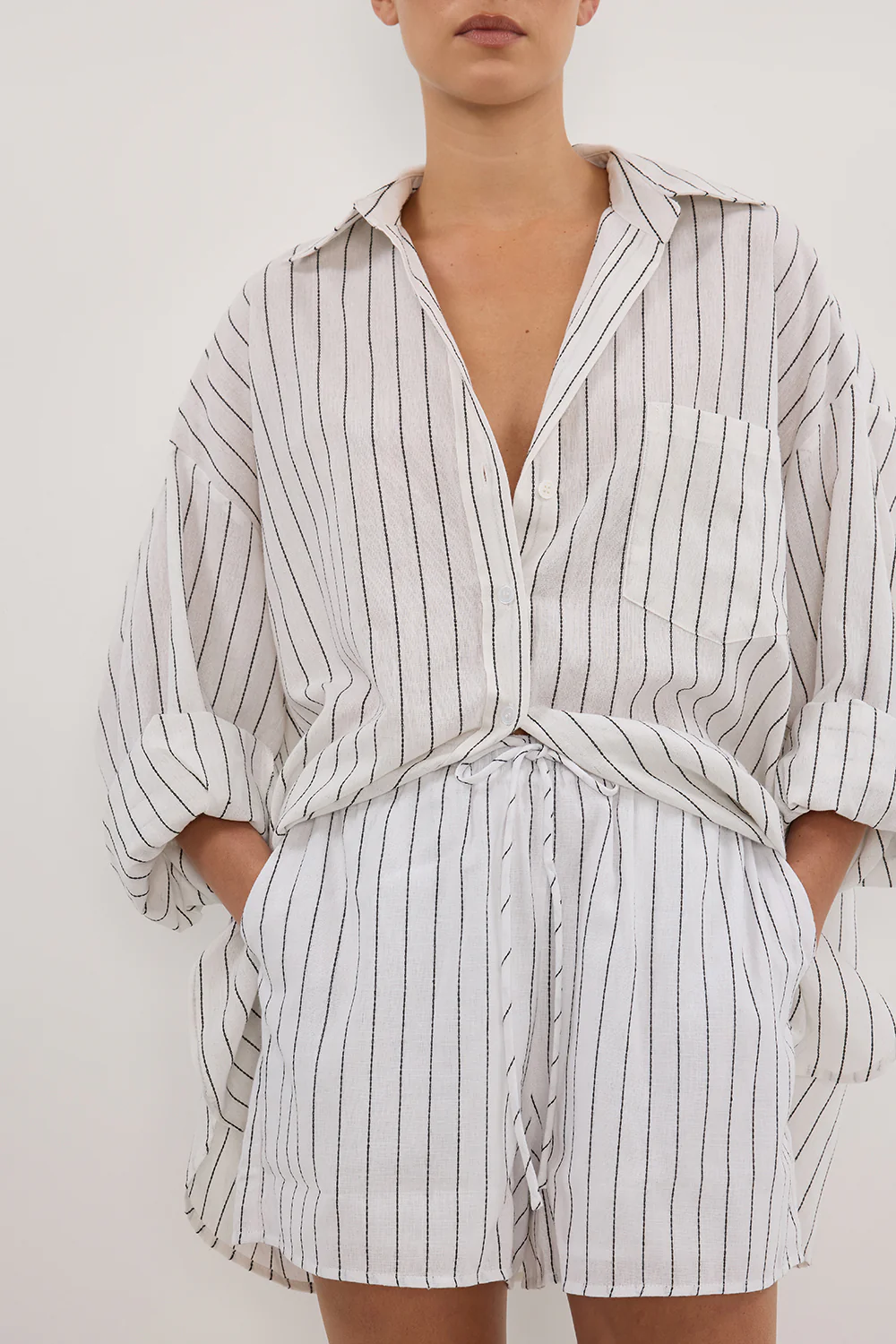 OLLIE WHITE STRIPE SHORT - Image 5