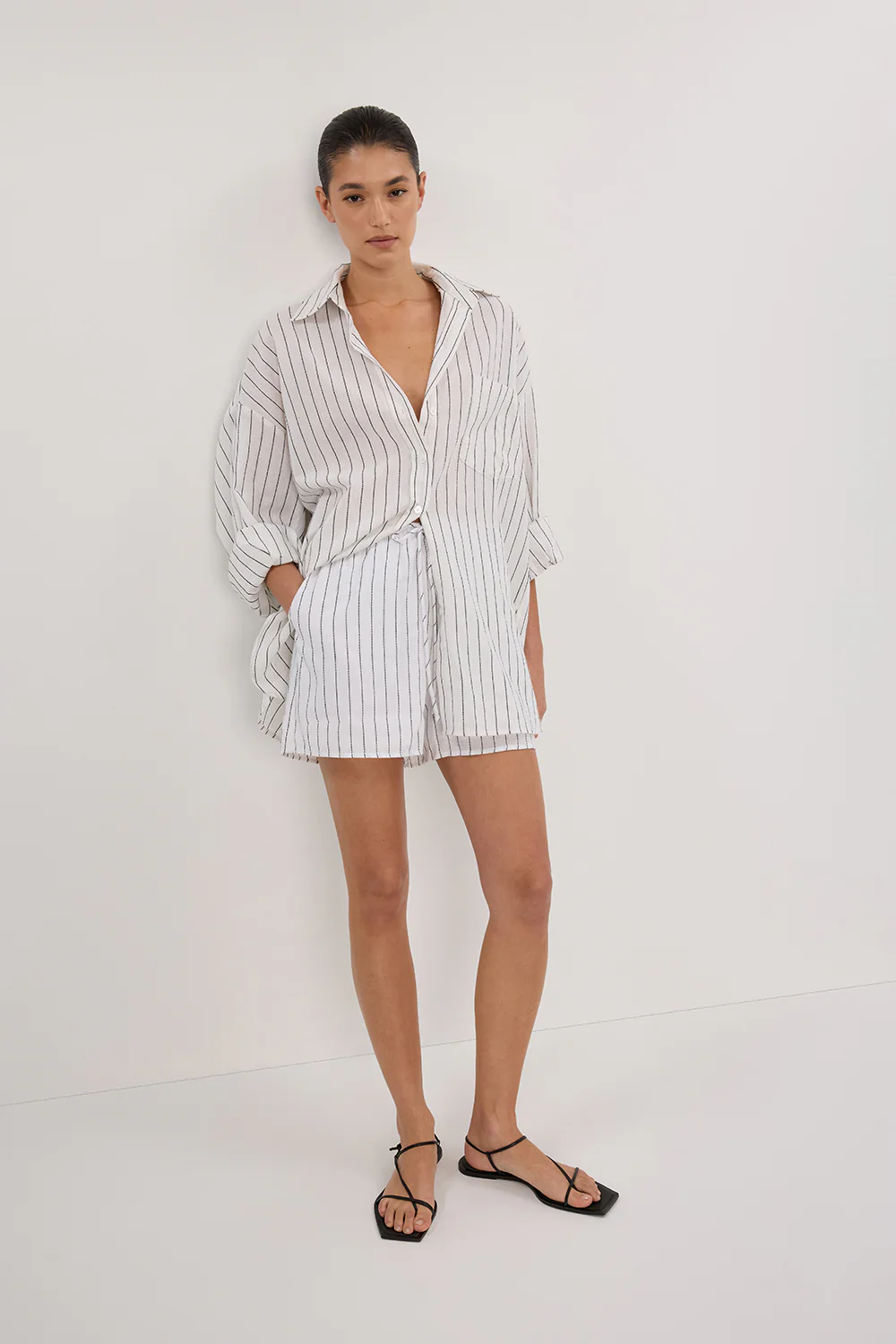 OLLIE WHITE STRIPE SHORT - Image 6