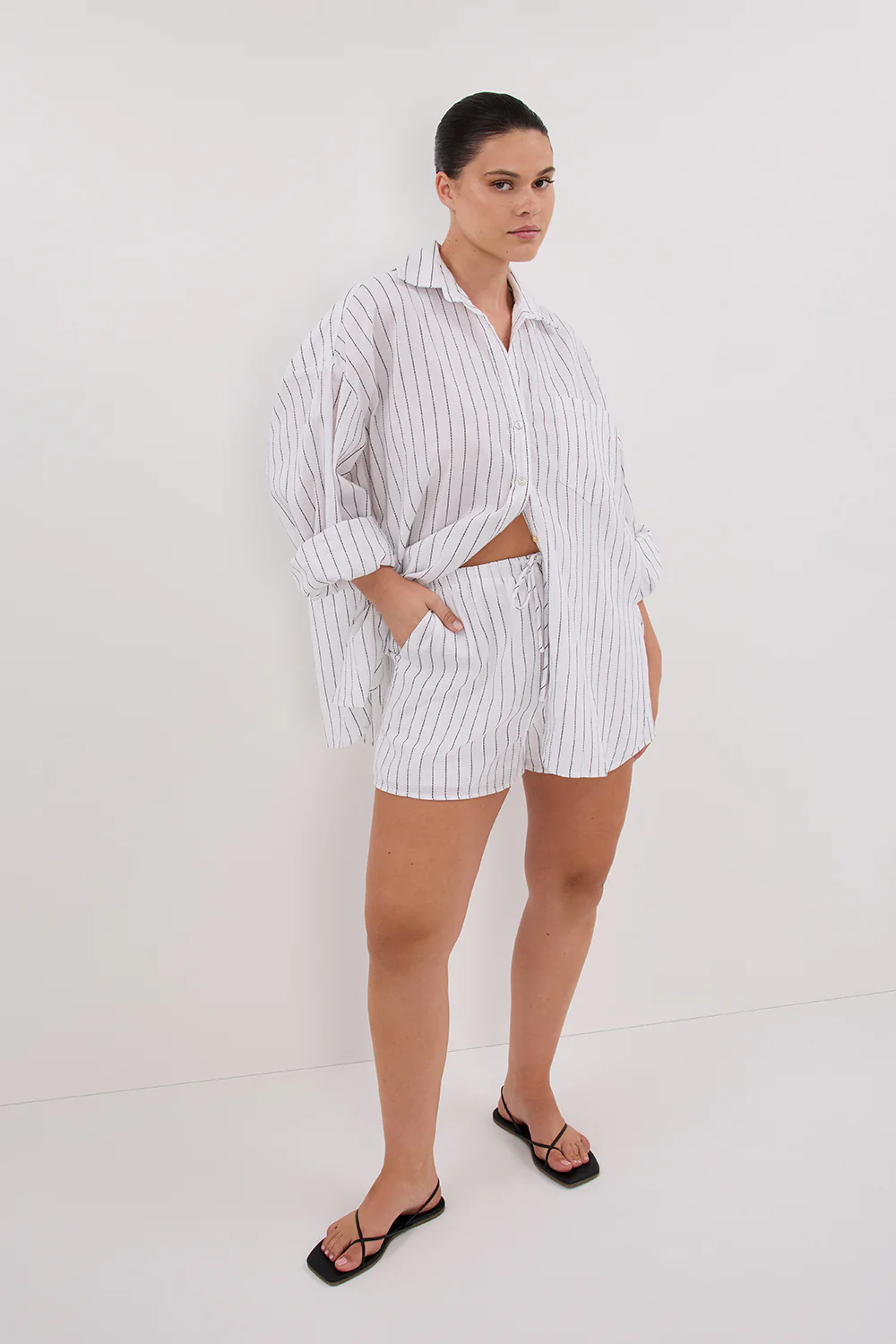OLLIE WHITE STRIPE SHORT - Image 8