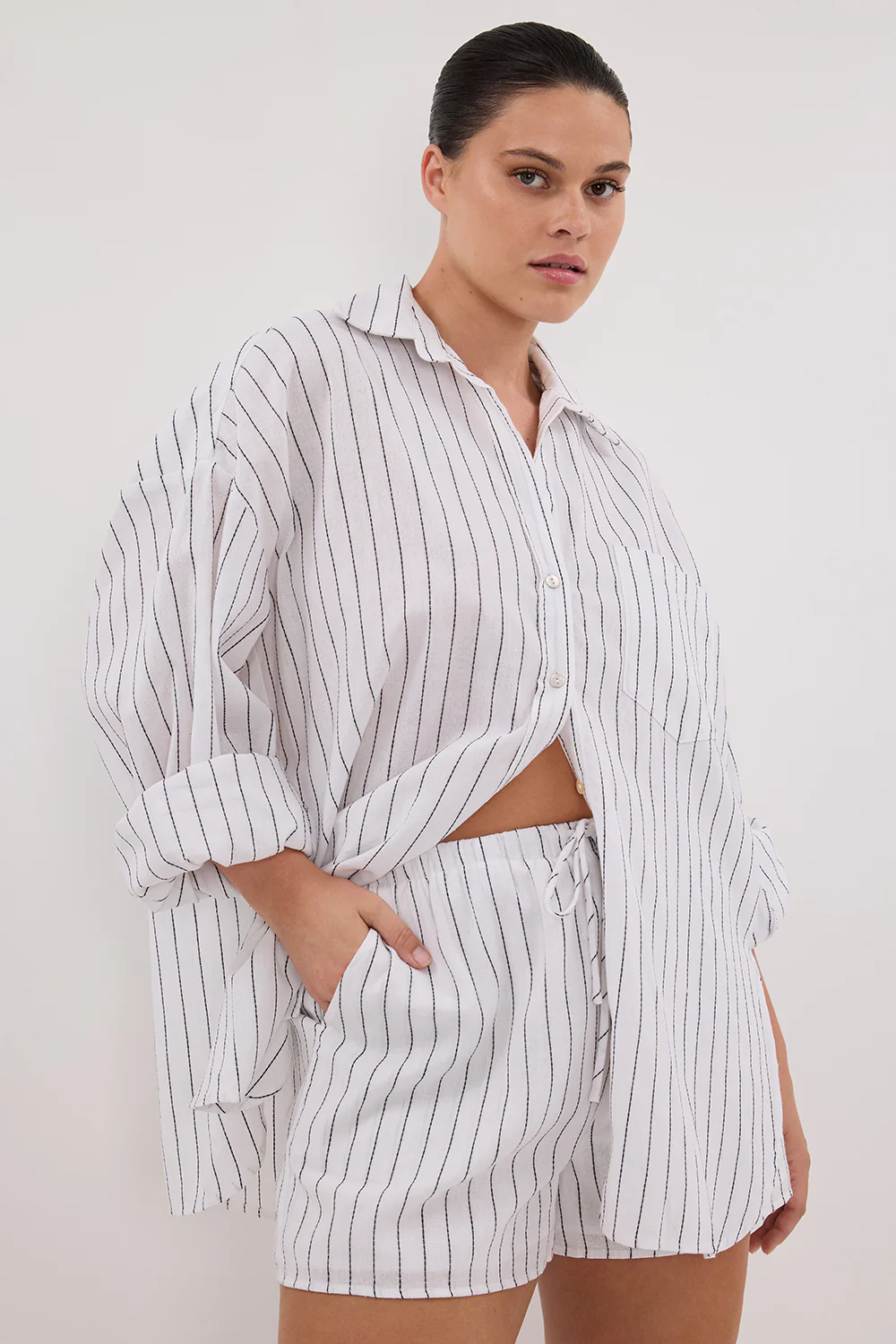 OLLIE WHITE STRIPE SHORT - Image 9