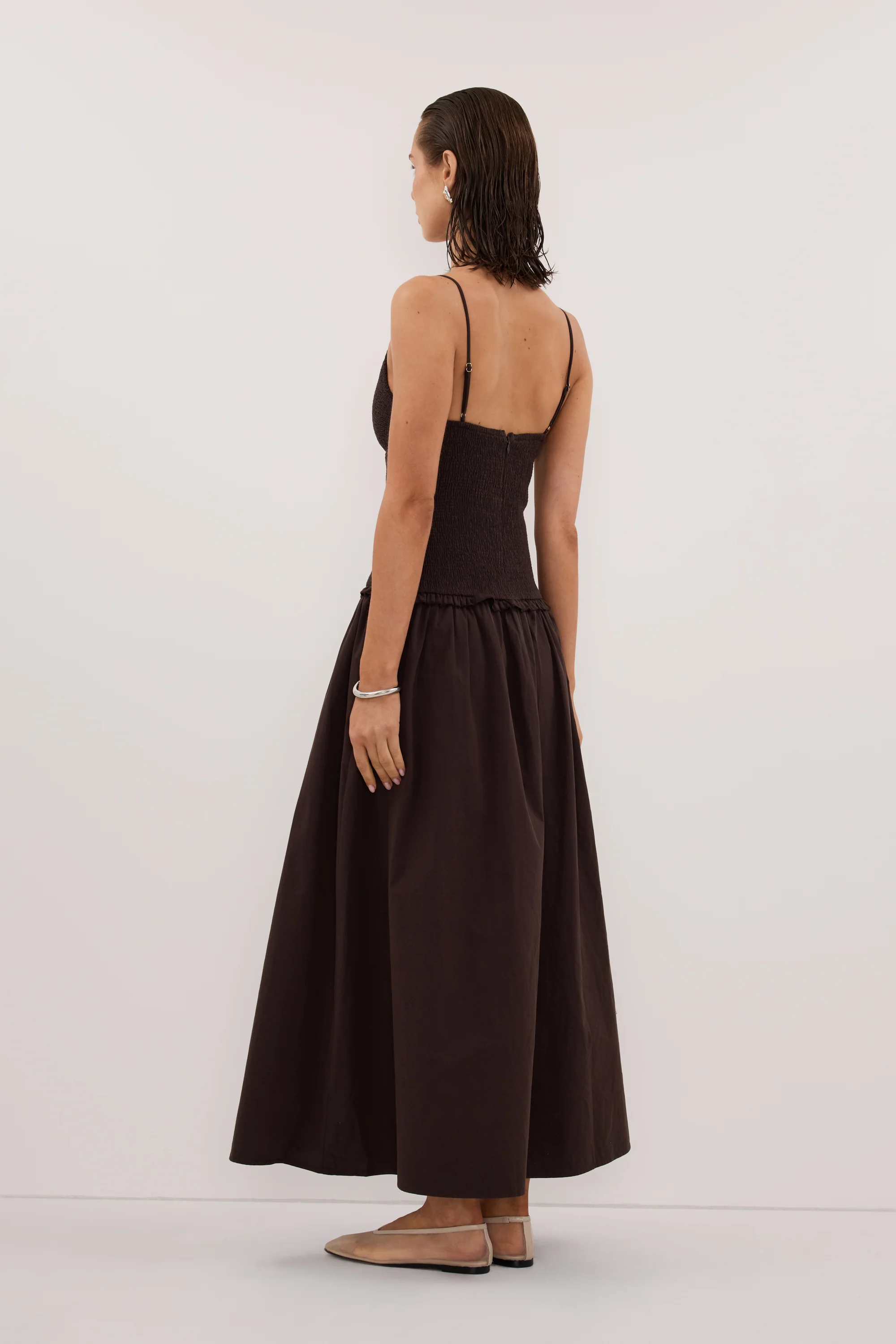 RAMONA BURNT CHOC SLEEVELESS COTTON MIDI DRESS - Image 4
