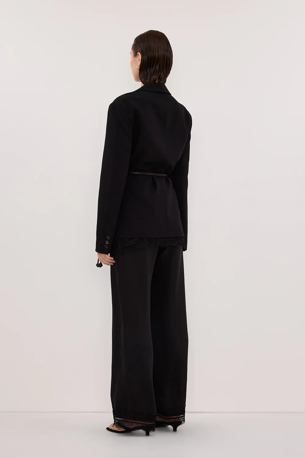 SURI BLACK CINCHED BLAZER - Image 4