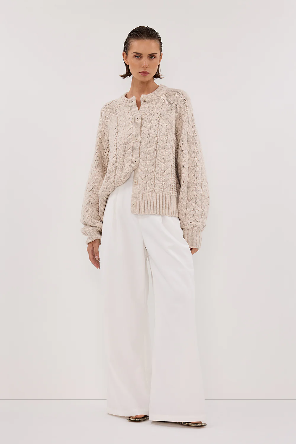 TOM CHALK CABLE KNIT CARDIGAN