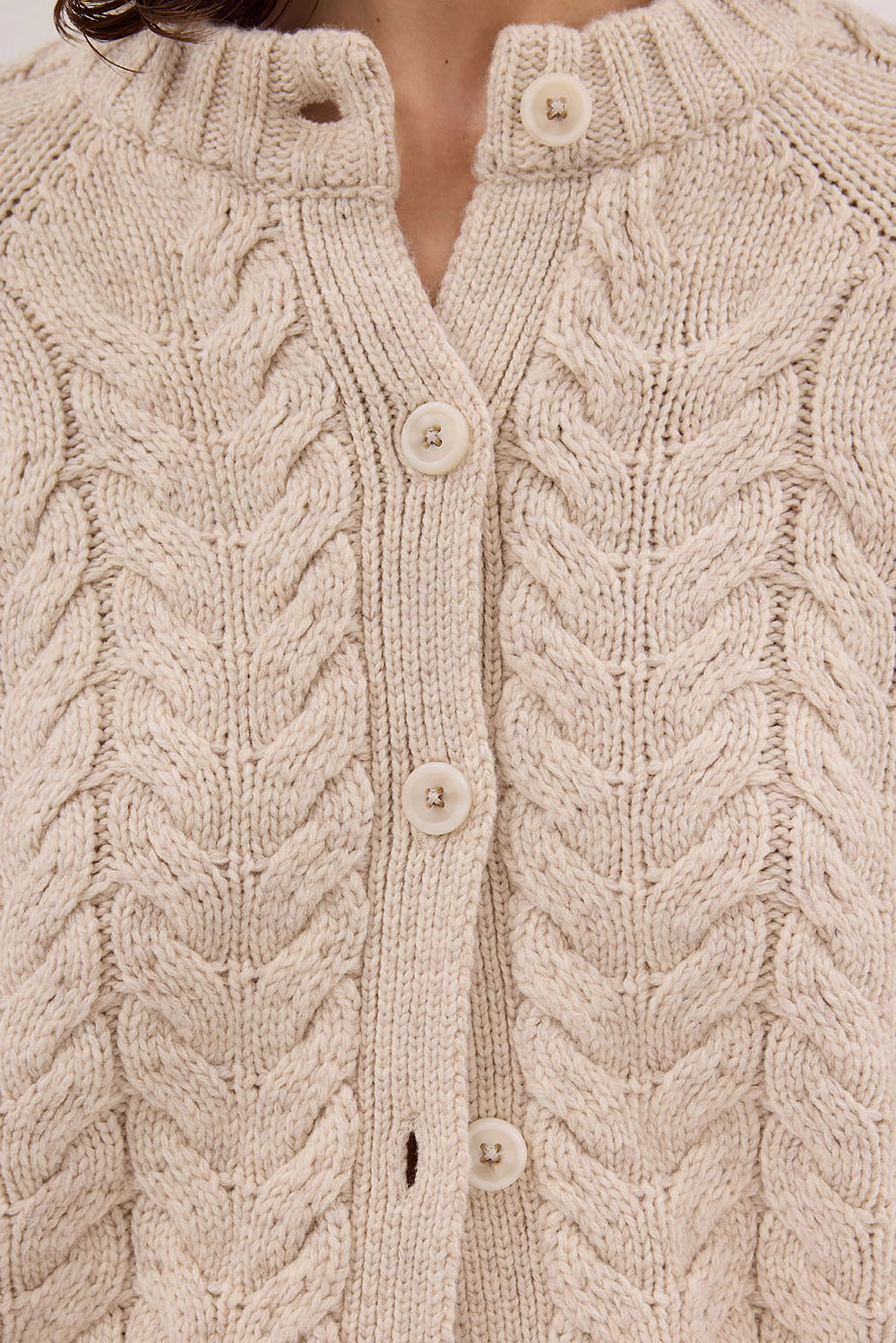TOM CHALK CABLE KNIT CARDIGAN - Image 5