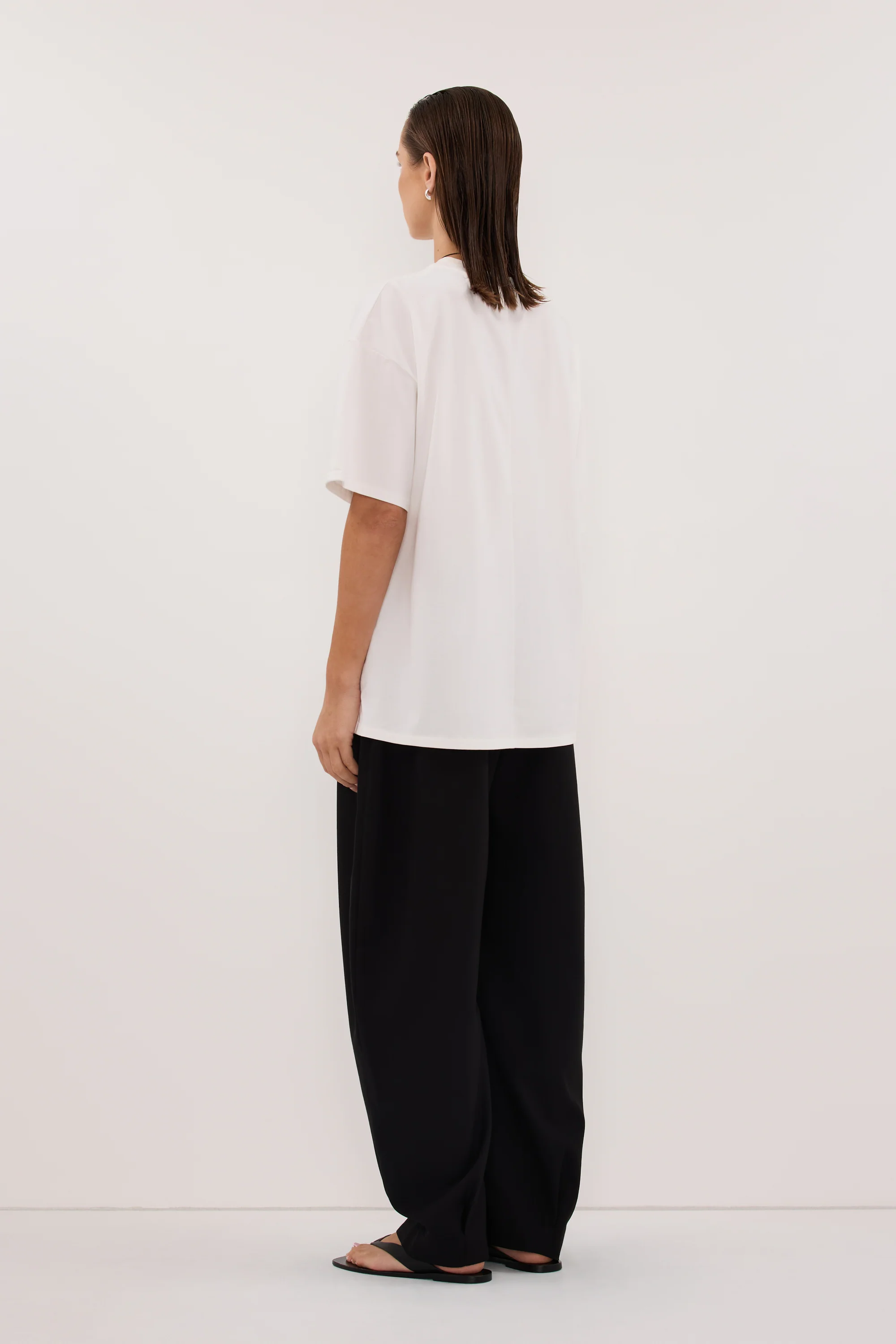 TYRA WHITE BOYFRIEND TEE - Image 4